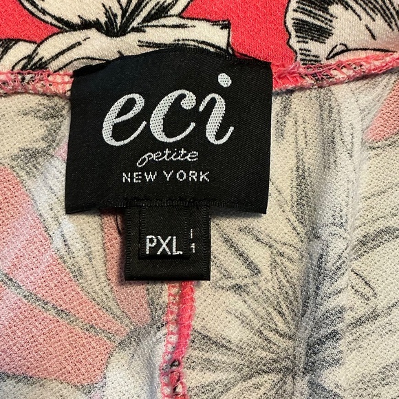 ECI Floral petite XL Capri with ruffle - Picture 3 of 5